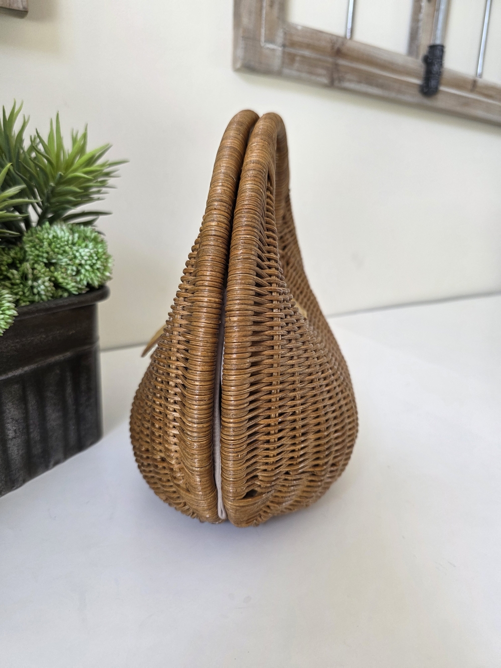 Tommy Bahama Woven Rattan Top Handle Bag Round Straw Handbag Leather Snap - Picture 4 of 9